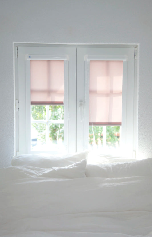 Sfeerbeeld Rolgordijn in frame Slaapkamer Draaikiepraam