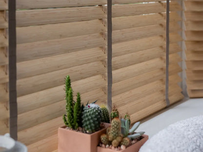 Sfeerbeeld Detail KEJE Houten Jaloezie Vrijhangend